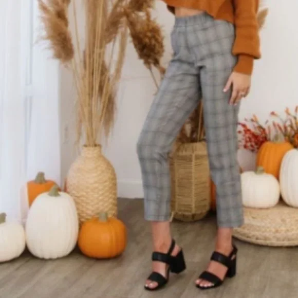 !! NEW !! Double Bland Square Toe Mid Heel Sandals in Black - Picture 6 of 7